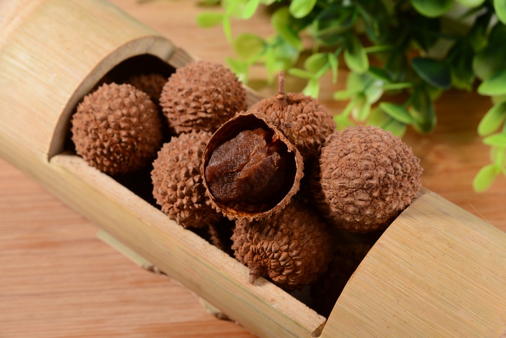 荔枝干(荔枝干和桂圆干的功效区别)